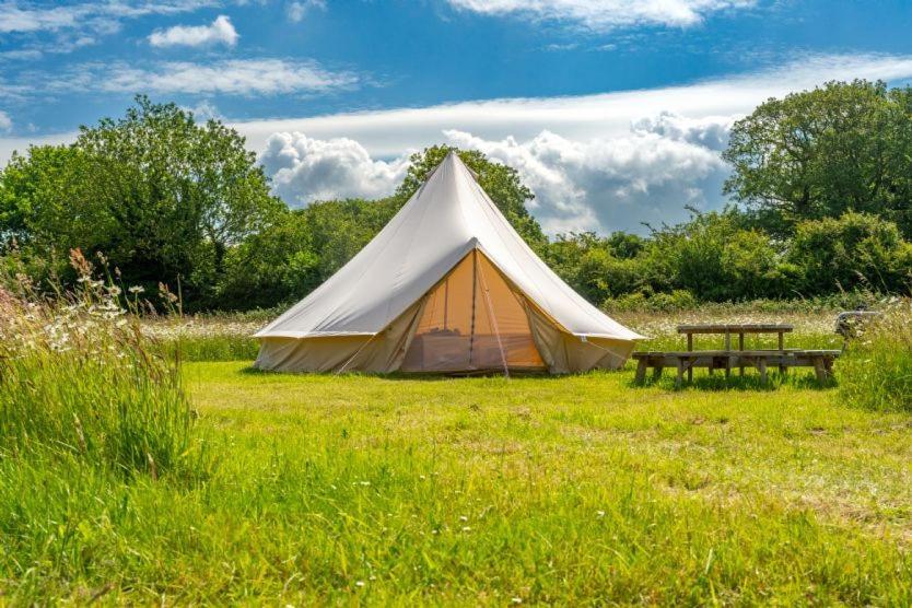 Red Clover At Blanca'S Bell Tents Villa Ringstead  Ngoại thất bức ảnh