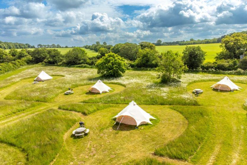 Red Clover At Blanca'S Bell Tents Villa Ringstead  Ngoại thất bức ảnh